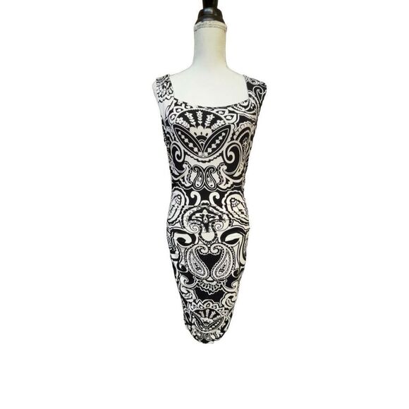 International concepts white  and black body con dress with keyhole  Size 10 - Picture 1 of 14
